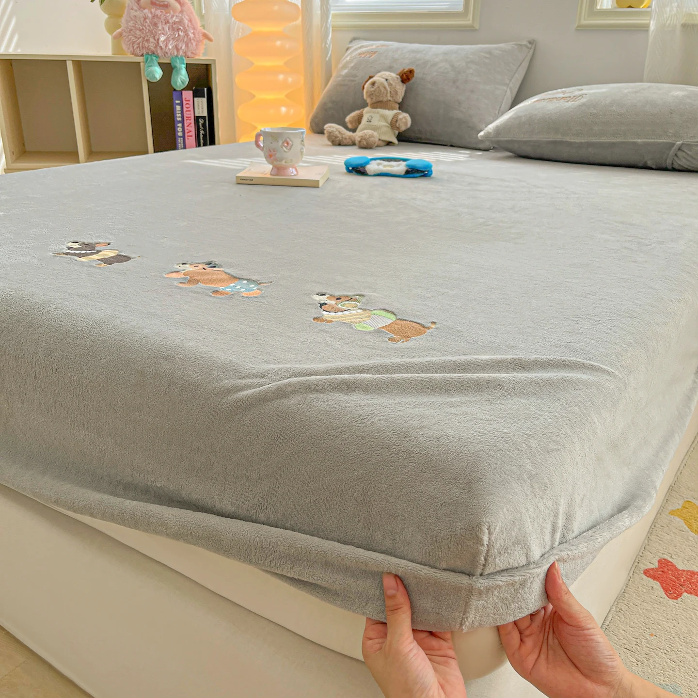 

Mattress Cover Cute Cartoon Dog Milk Fleece Fitted Sheet With Elastic Couple Bed Linen Single Twin Double Home Bedding Full Size