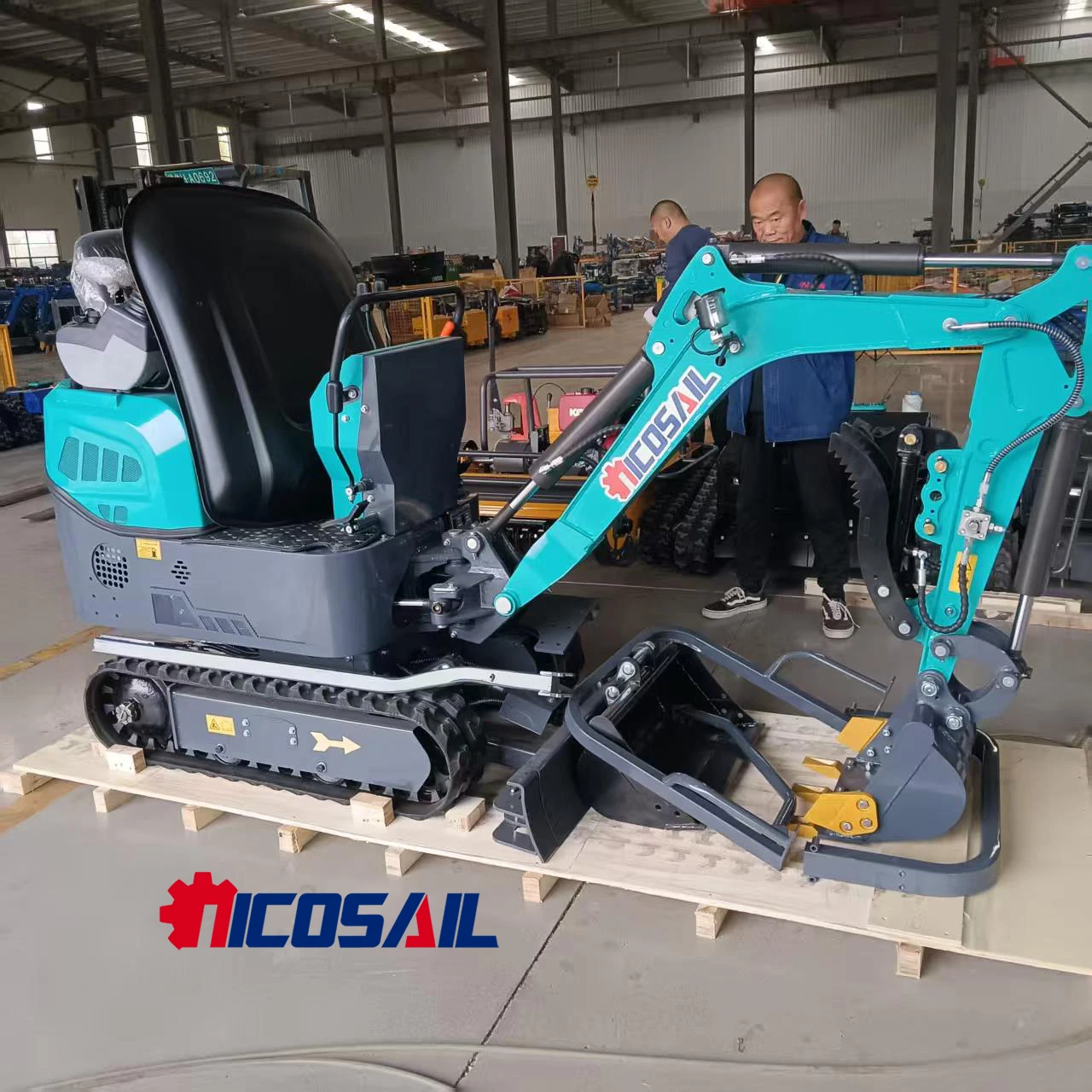 Excavator mini 1,2 ton dijual dengan harga murah, dengan aksesori yang dapat disesuaikan bersertifikat CE/EPA dan garansi satu tahun.