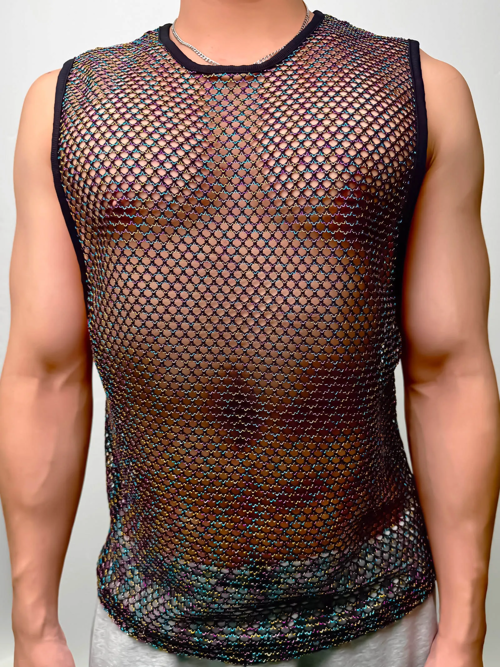 Netz-Tanktop für Männer, ärmellos, Rundhals, mit Lochmuster, Muskelshirt, glänzende Linien, lässige Sommer-Oberteile, Streetwear, durchsichtig. – Detail 9