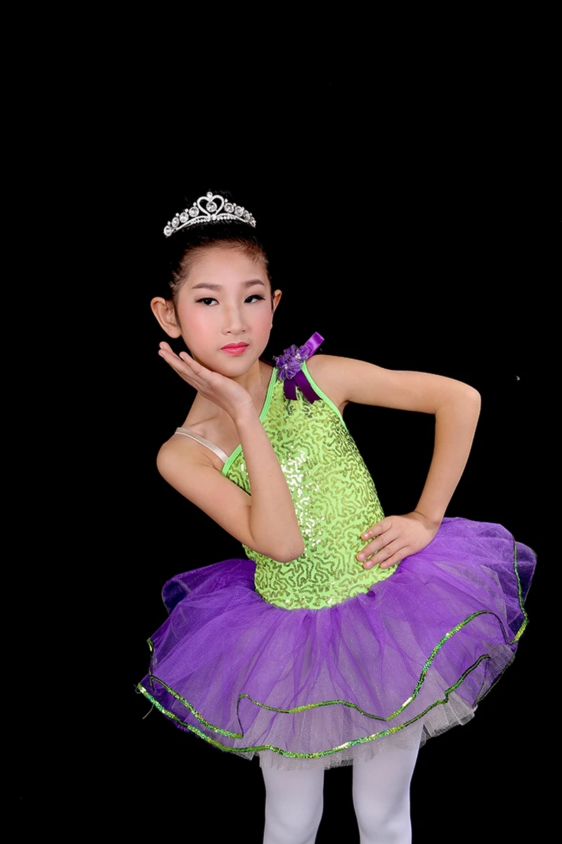 Customize professional jazz Latin dance costumes in any color performance skirt sequined feather style