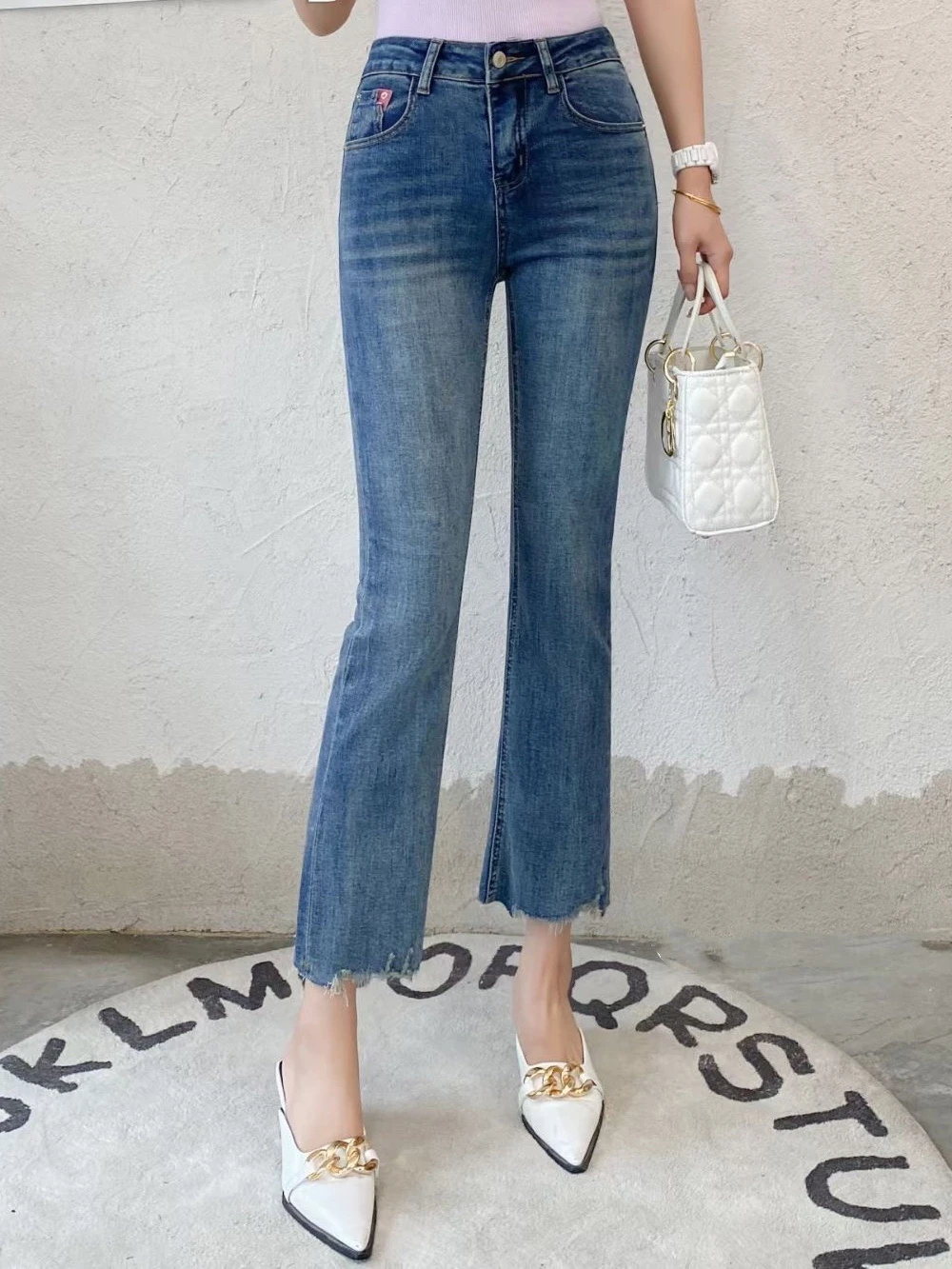 

Весенне-летние женские облегающие джинсы с расклешенными манжетами, простые универсальные гонконгские брендовые повседневные хлопковые эластичные джинсовые орты