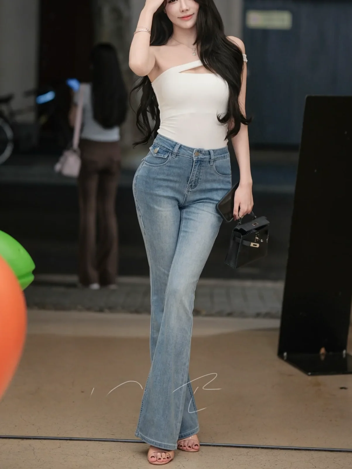 Slimming High Waist Mid-Rise Korean Style Jeans Bootcut Long Pants Versatile Fashionable Ladies Jeans Summer Collection