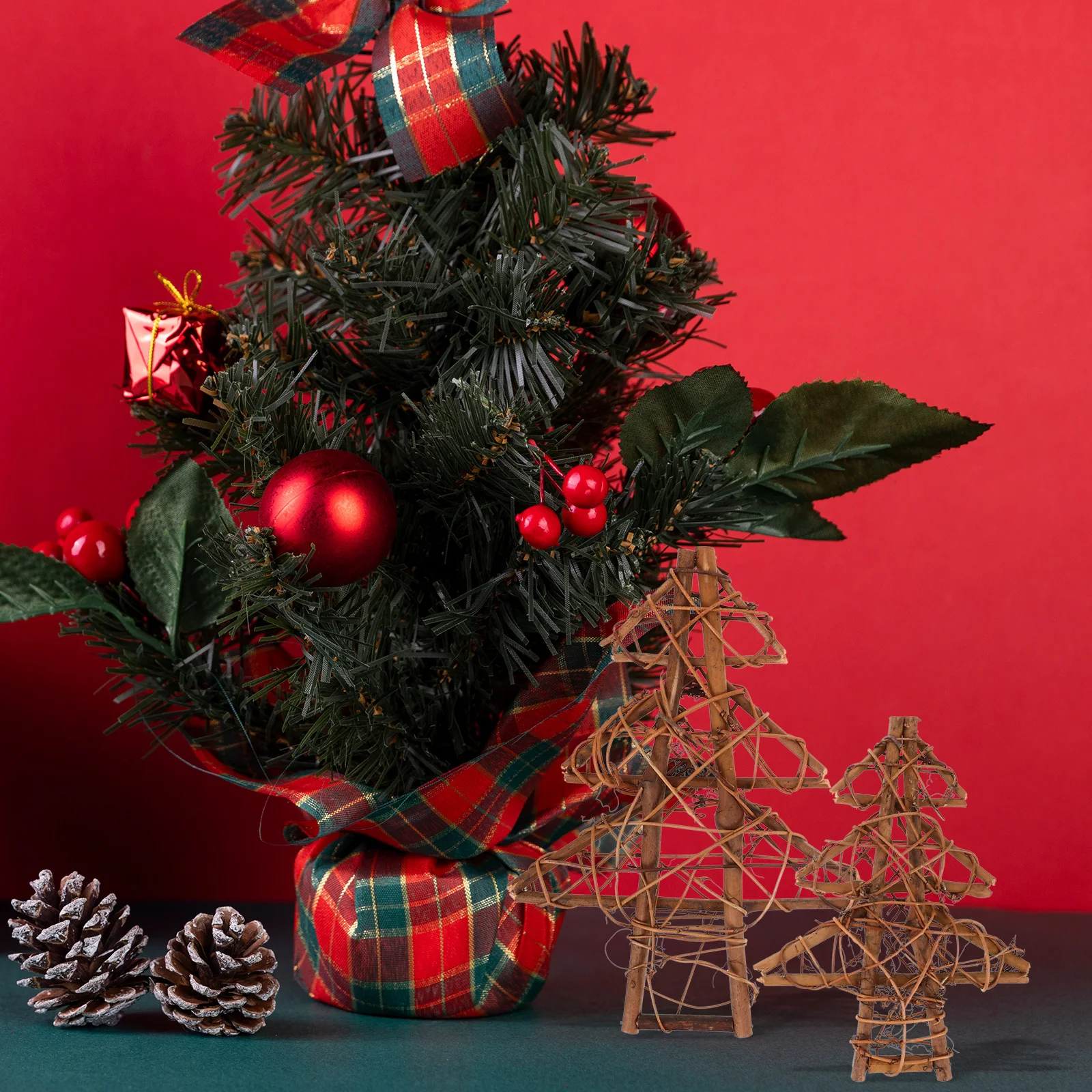 

2Pcs Christmas Tree Rattan Wreath Frame Natural Material DIY Floral Wreath Supplies for Hanging Door Wall Decoration