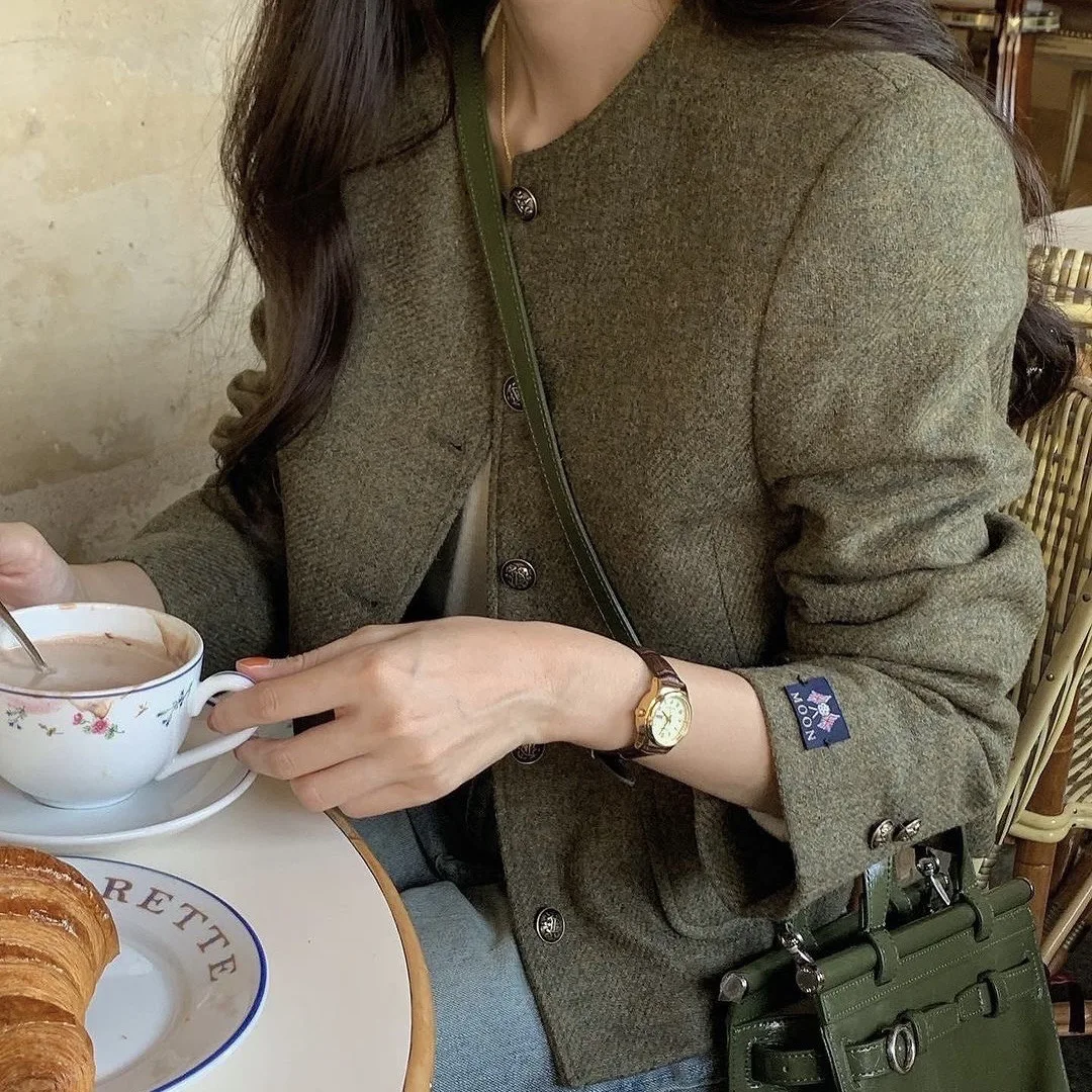 Korean Chic Retro Coarse Weave Short Jacket Women's round Neck Gold Button Small Size Simple Outerwear Top Polyester Fiber