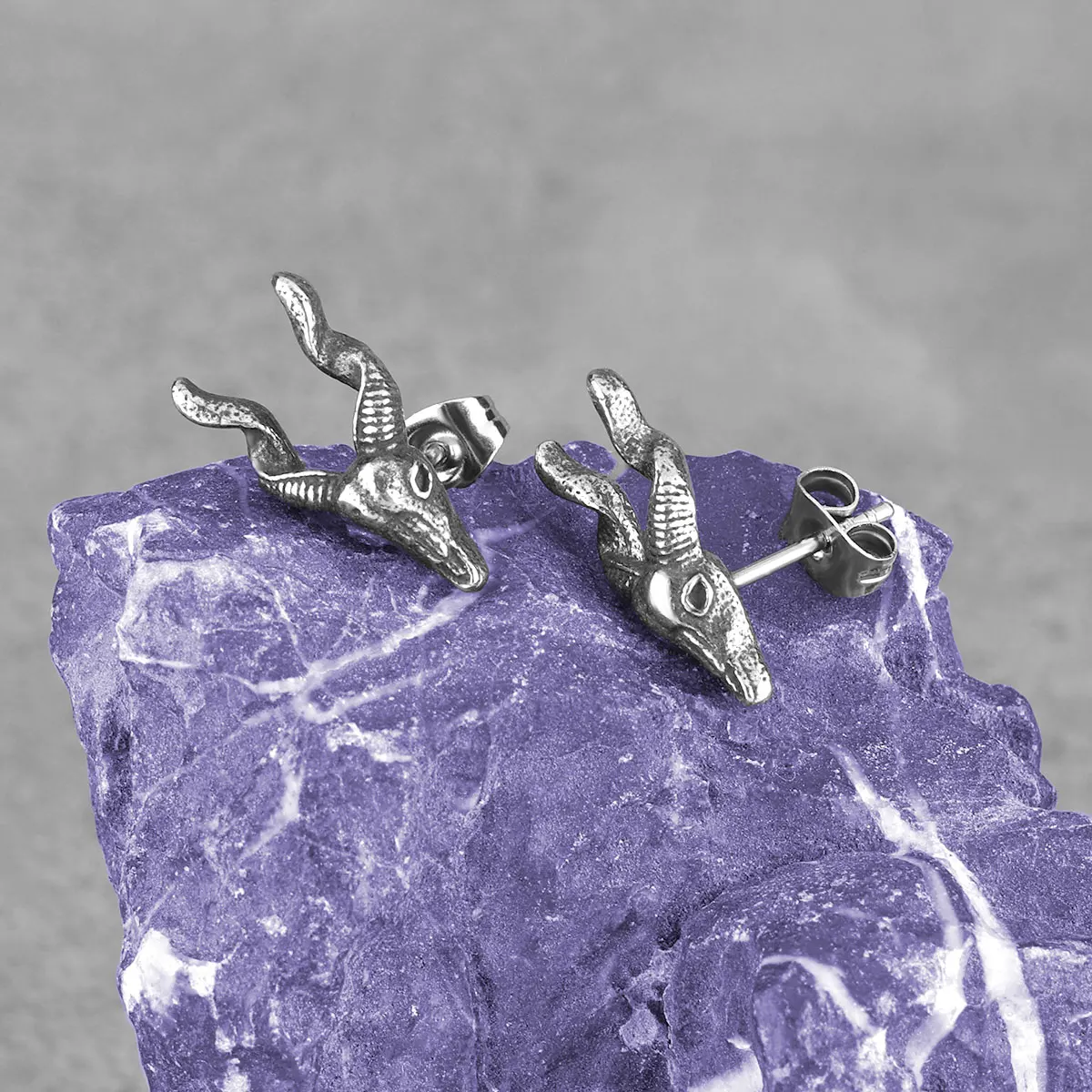 Punk Cow Skull Studs for Men and Women Stainless Steel Fashion Hip Hop Jewelry Vintage Rock Personality Earrings Wholesale