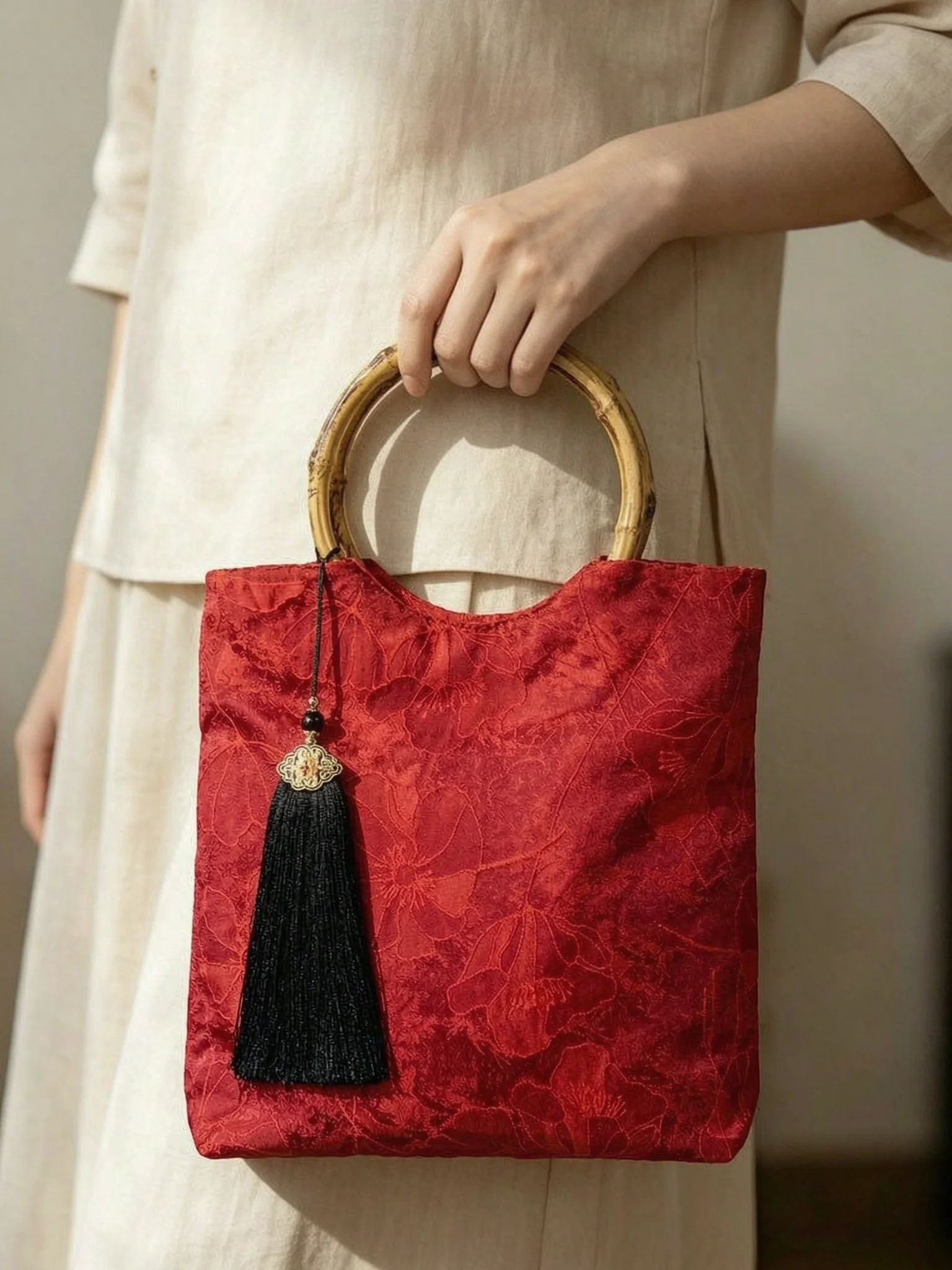 borsa-a-mano-in-stile-cinese-vintage-con-ricami-e-decorazioni-a-forma-di-nodo-di-bambu-di-grande-capacita-ideale-come-regalo-per-le-damigelle-e-per-le-feste-di-matrimonio