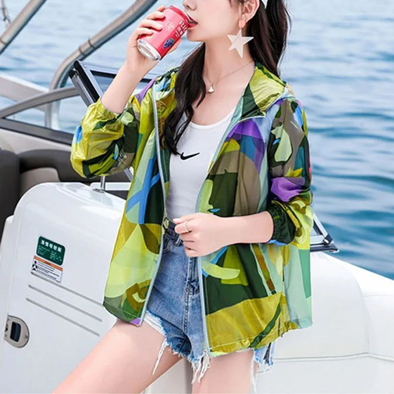 

Korean Sunscreen Clothing 2024 Summer New Women's Thin Style Hooded Spliced Zipper Printed Stylish Loose Long Sleeve Jackets