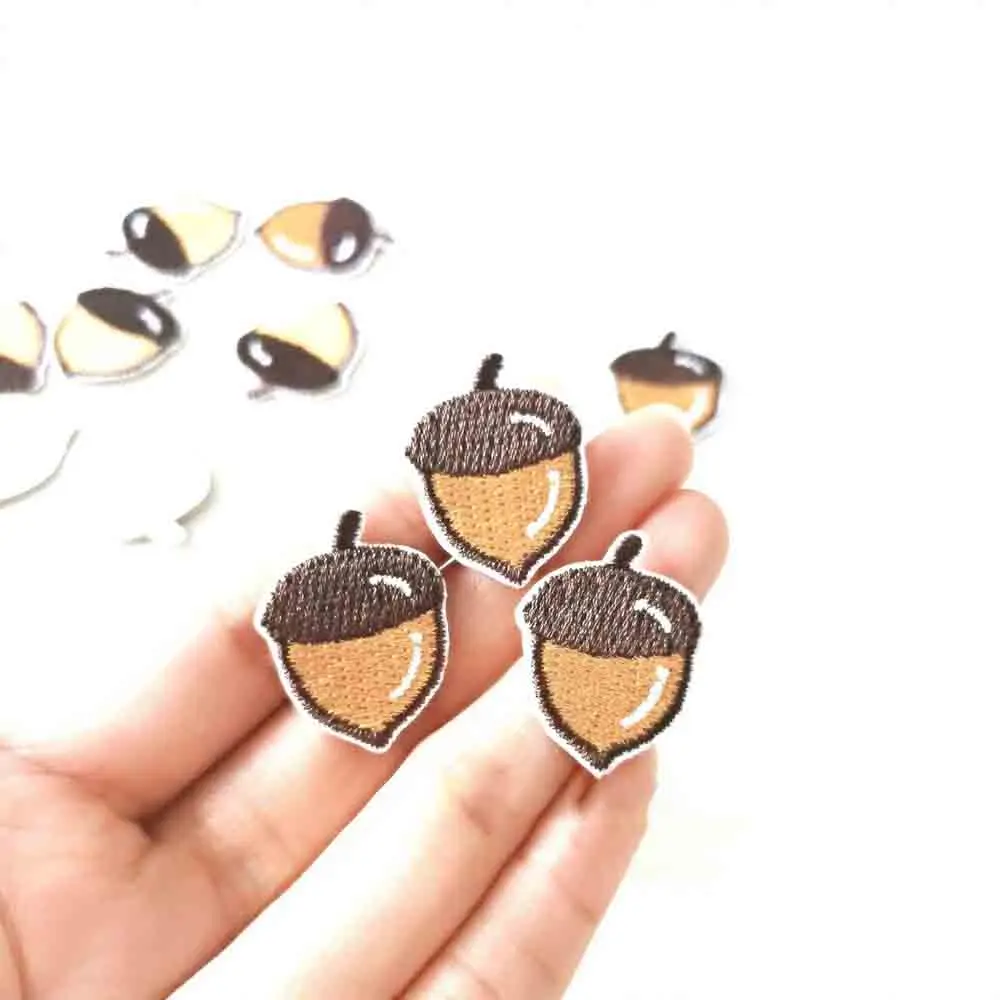 10 piezas de parches bordados de hierro/pegados para ropa, bellota de castaña pequeña, accesorios de decoración DIY 2*2,5 CM