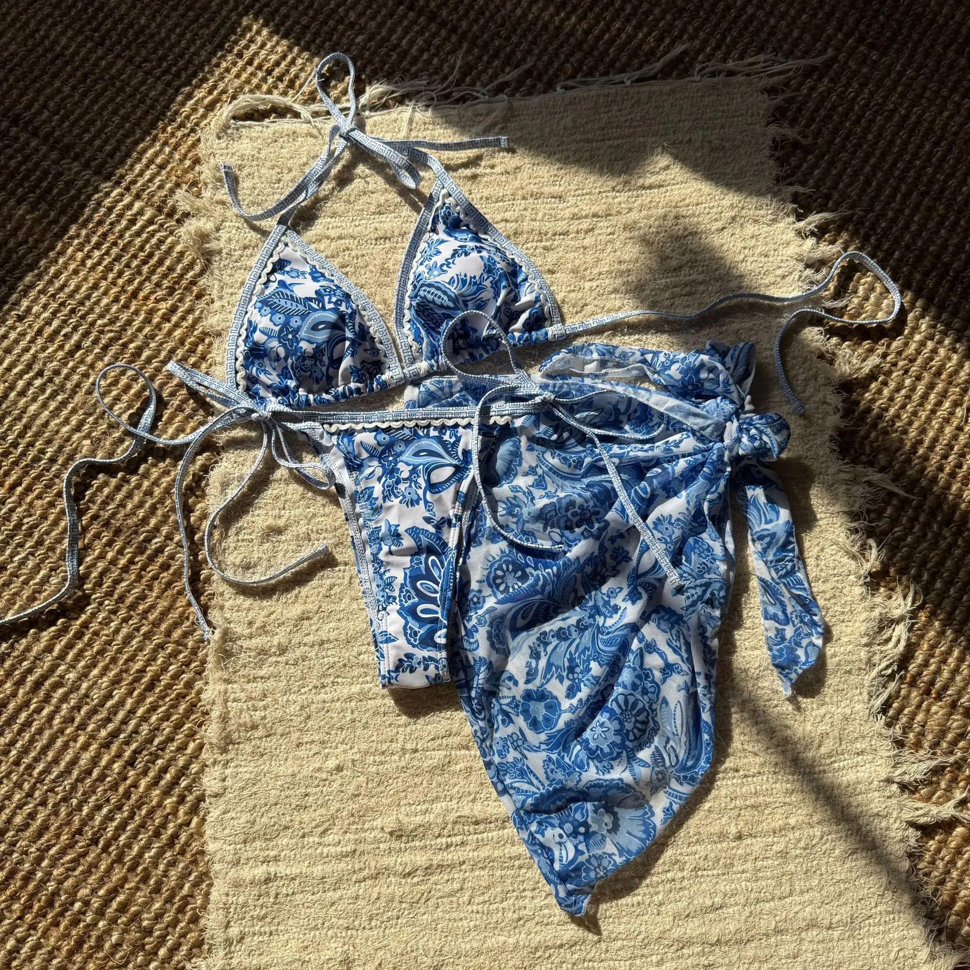 Conjuntos de bikinis con estampado vintage sexy, 3 uds. Con falda cubierta de malla, trajes de baño de encaje blanco, traje de baño, trajes de playa, bikini tankini
