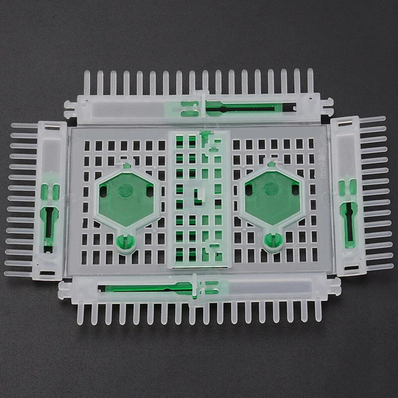 Plastic Queen Bee Needle Cage for Beekeeper Appliances Designed for Efficient Handling and Secure Queen Capture