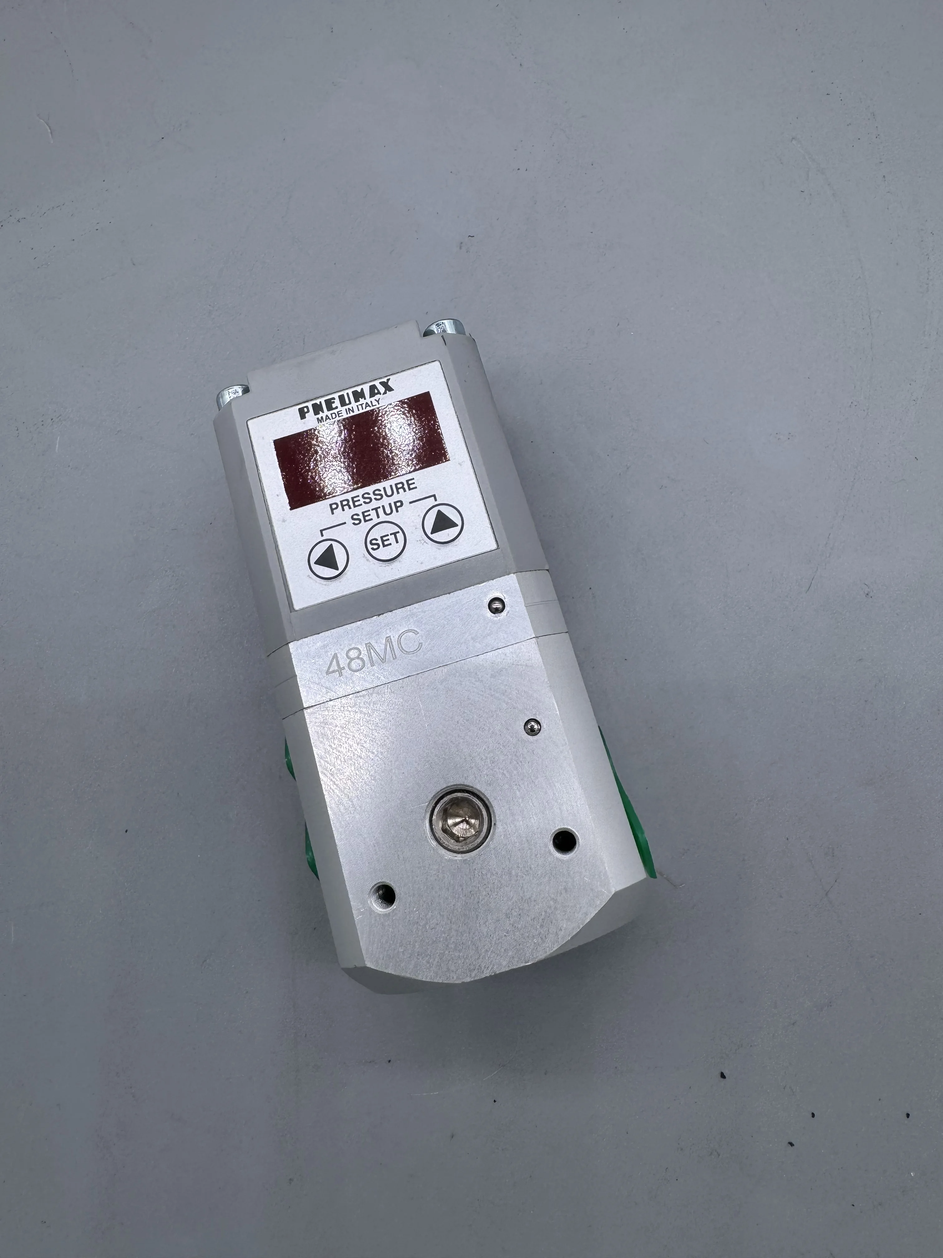 

New original Italian 171E2N.T.D.0009 electronic proportional valve