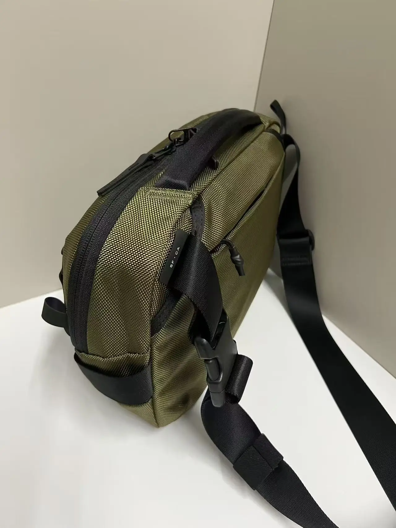 Bolso Bandolera Day Sling 4 Max de Nailon X-Pac de 6L, Gran Capacidad, Resistente al Agua, Elegante, Bolso Cruzado, Bolso de Pecho, Bolso Mensajero, Duradero