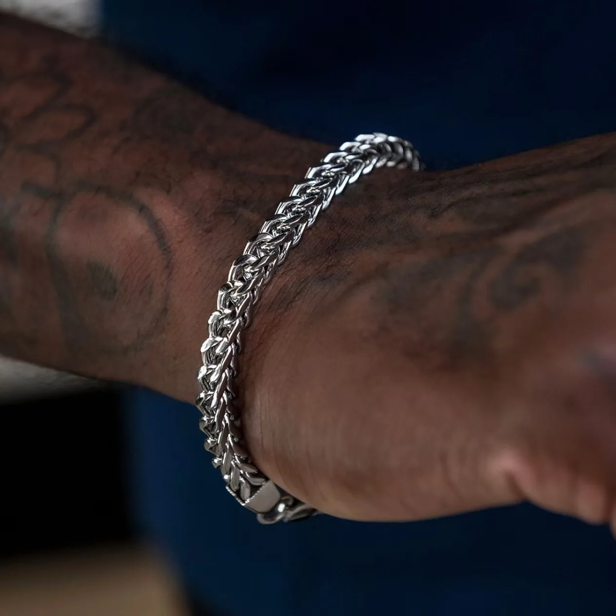 Hip-Hop Silberfarbenes Edelstahl-Armband für Männer Retro Metall-Geflecht Dickes Kettenarmband Modischer Damenschmuck Accessoires