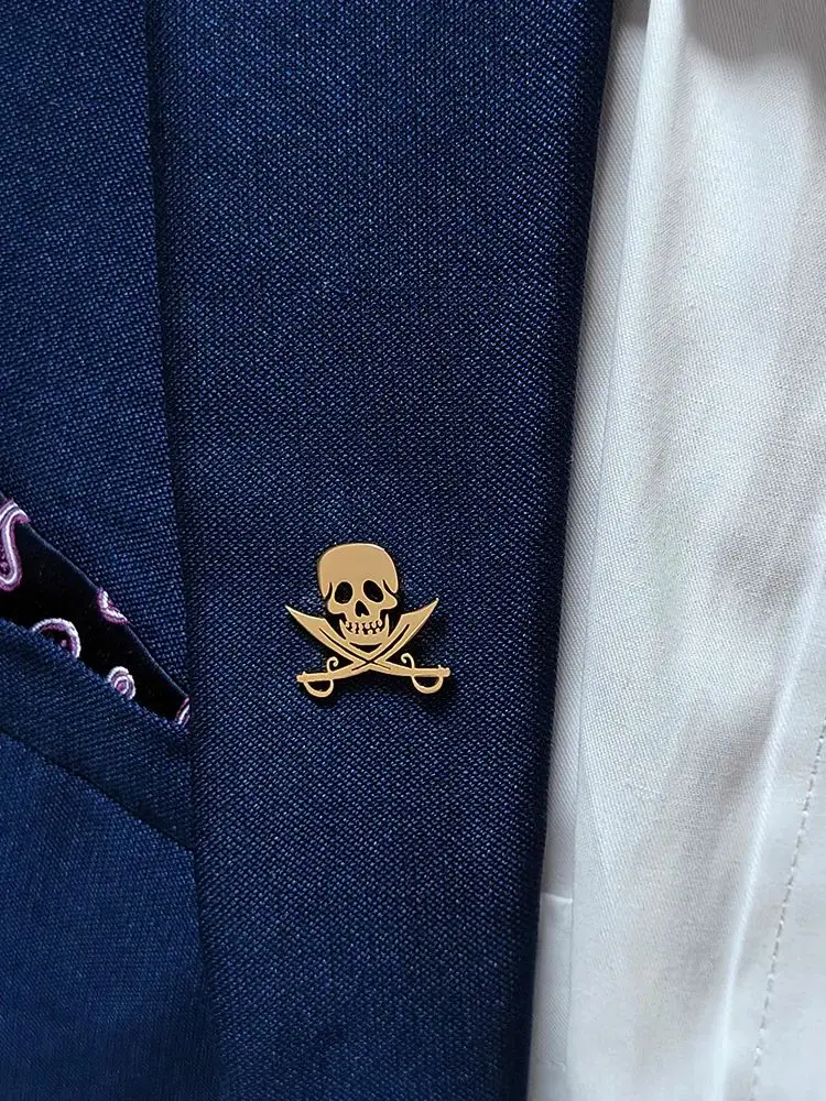 Pirate Skull men's brooch, stainless steel collar pin, suit shirt decorative accessory, hip-hop rock party gift