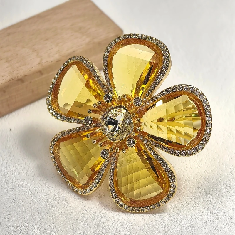 Hochwertige und stilvolle Damen-Party-Accessoires mit Blumenmuster