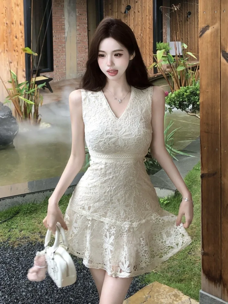 

Elegant Pure Desire Sexy Summer New Style V-Neck Lace Sleeveless Fish Tail Dress Women's Fashion High-End Feeling Dress