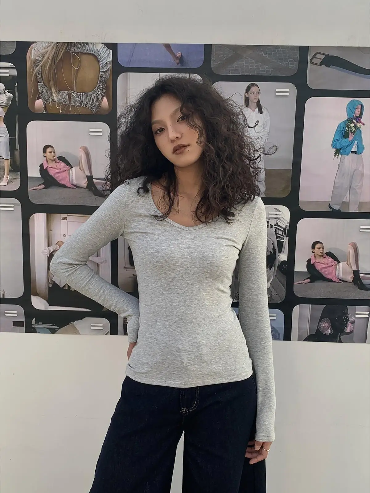 Gogo Burn Grey V-neck Long Sleeve Short T-shirt Women's Spicy Girl Street Style Top for Autumn 2026 New Arrival