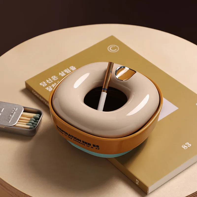 

Изысканная креативная допаминовая пепельница для снятия стресса, утолщенная большая ветрозащитная пепельница для офиса, гостиной, элитный декоративный отель