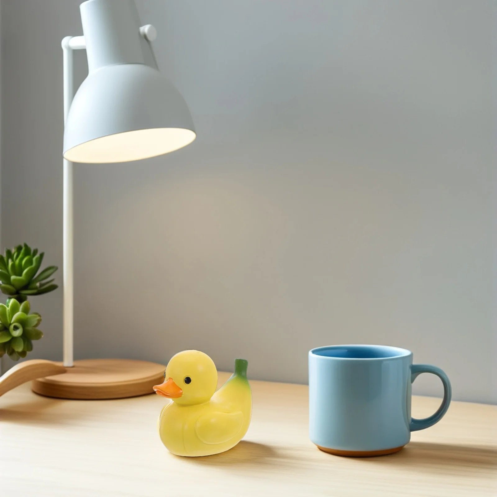 งานประติมากรรมเรซิ่นรูปเป็ดกล้วย ของตกแต่งโต๊ะทำงาน รถยนต์ ดีไซน์สร้างสรรค์ รูปสัตว์จิ๋ว น่ารัก ผลไม้ผสมผสานกับสัตว์ เหมาะสำหรับตกแต่งสำนักงาน