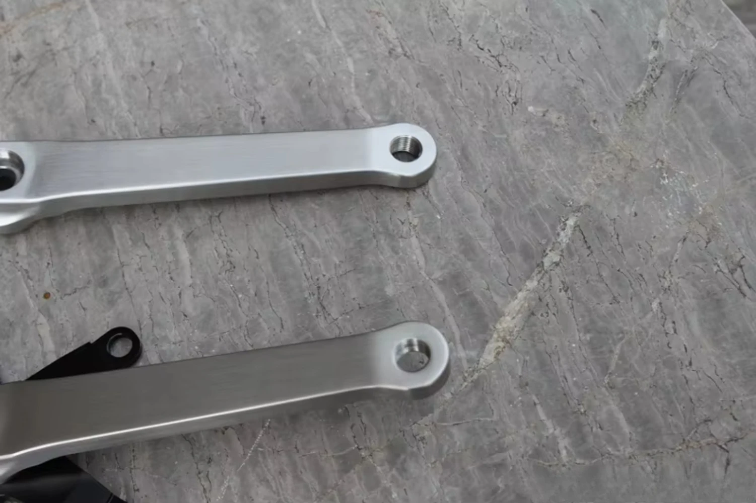 Manivelas de titânio em haste sólida