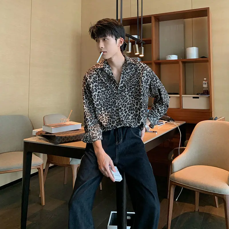 Trendy Men's Leopard Print Long Sleeve Shirt Lightweight Ice Silk Sun Protection Shirt