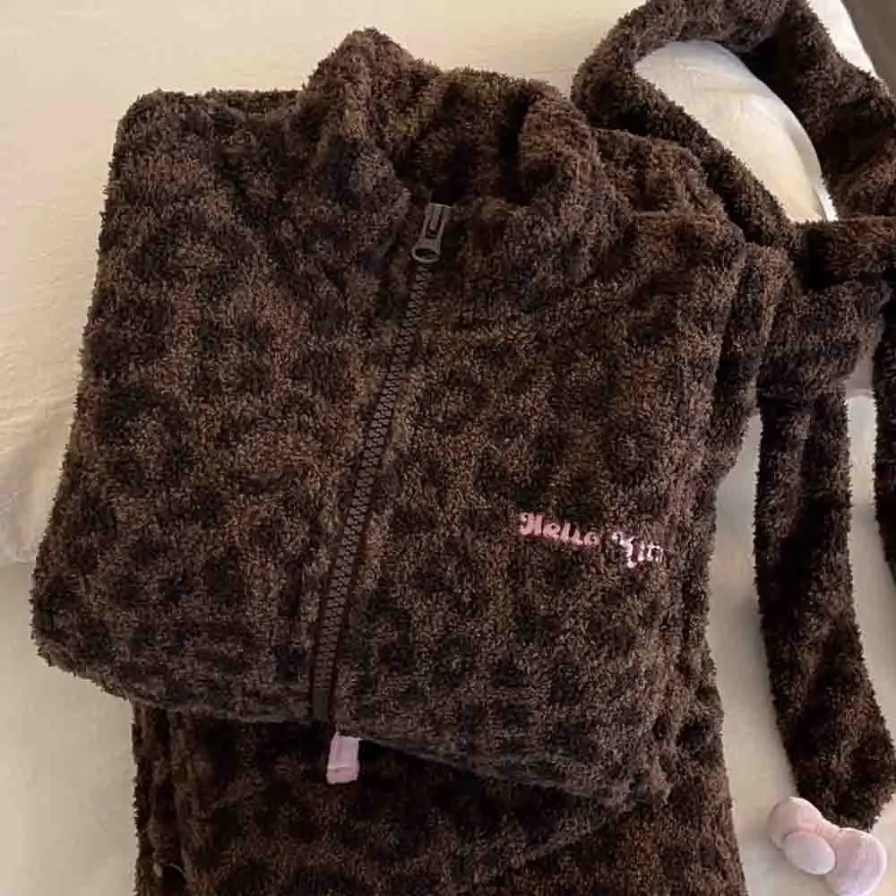 Sanrio Hello Kitty Two-Piece Women's Brown 2025 Winter Pink Leopard Print Suede Pajamas Casual Loose and Comfortable Home Wear view 4