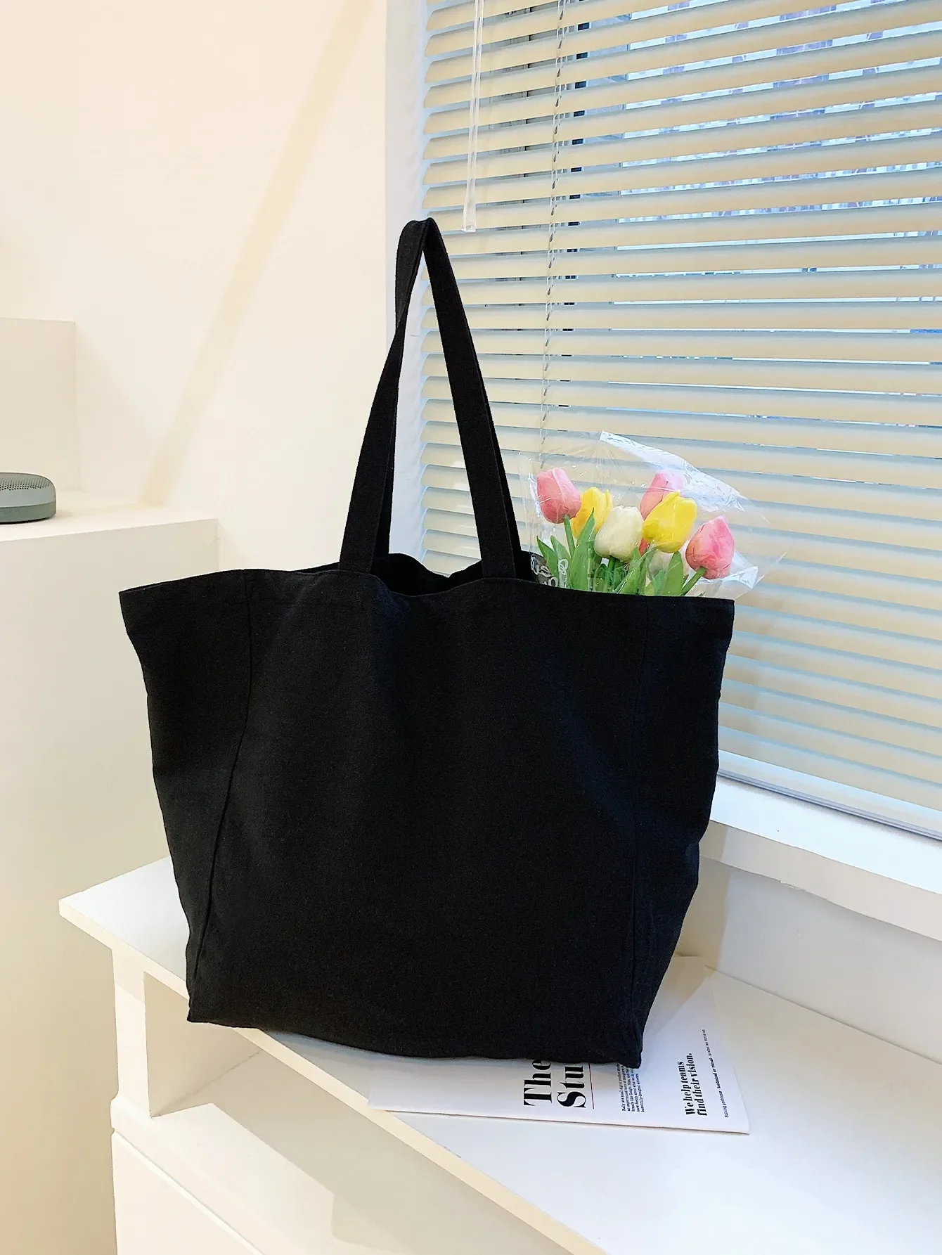 Fashionable and Minimalist Solid Color Canvas Tote Bag Large Capacity Handbag Soft and Durable Shoulder Bag Daily Commute view 5