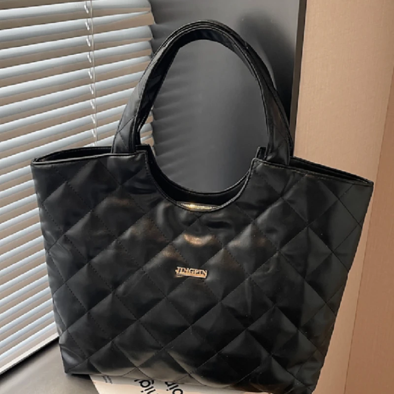 

High-End Ladies Classic Leather Shoulder Bag Paris Fashionable Popular Elegant Women's Casual Simple Vintage Crossbody Bag