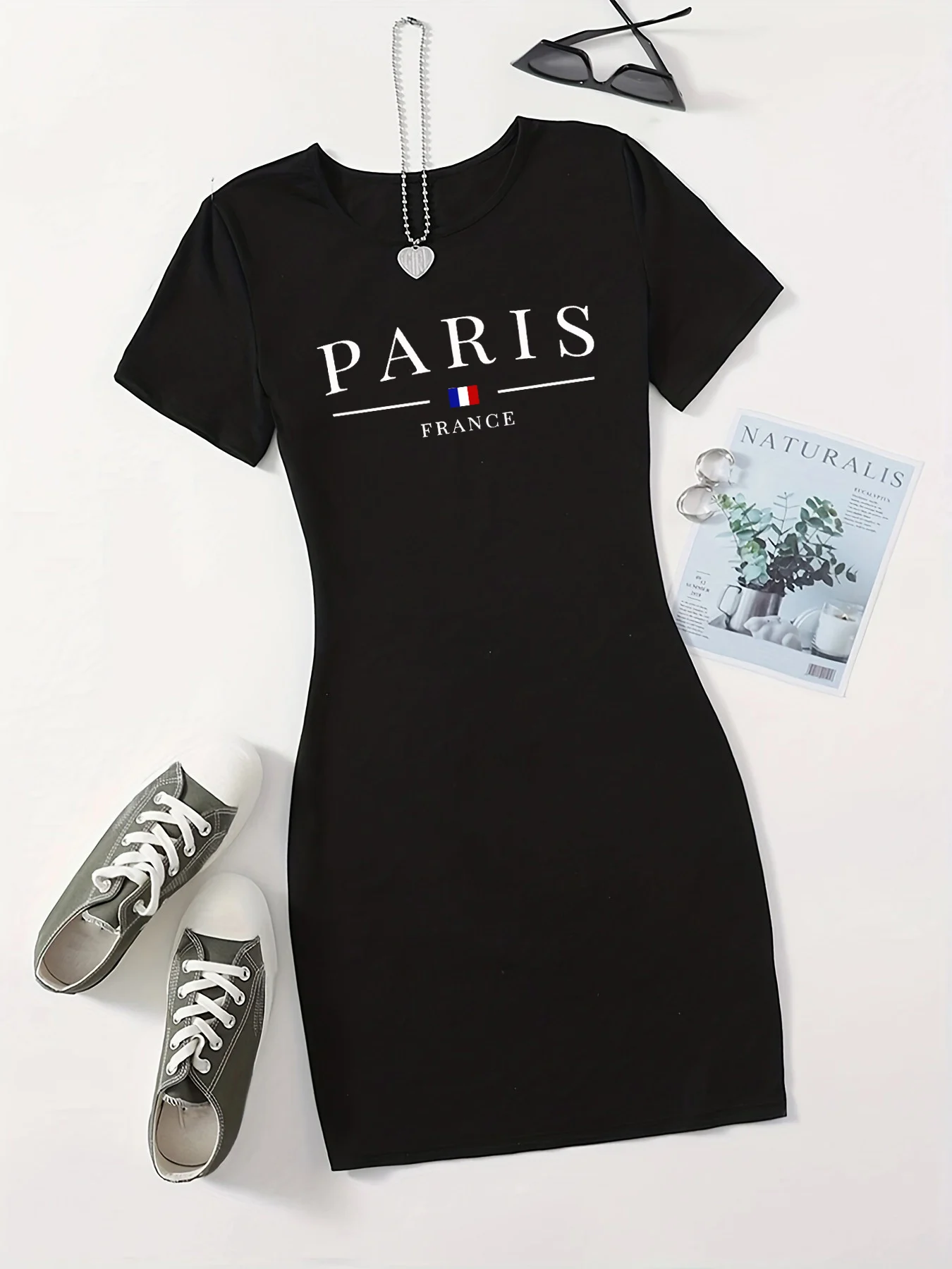 夏の女性のファッショナブルなパリフランス柄プリントカジュアルセクシーなスリムフィット半袖ラウンドネックTシャツミニスカート