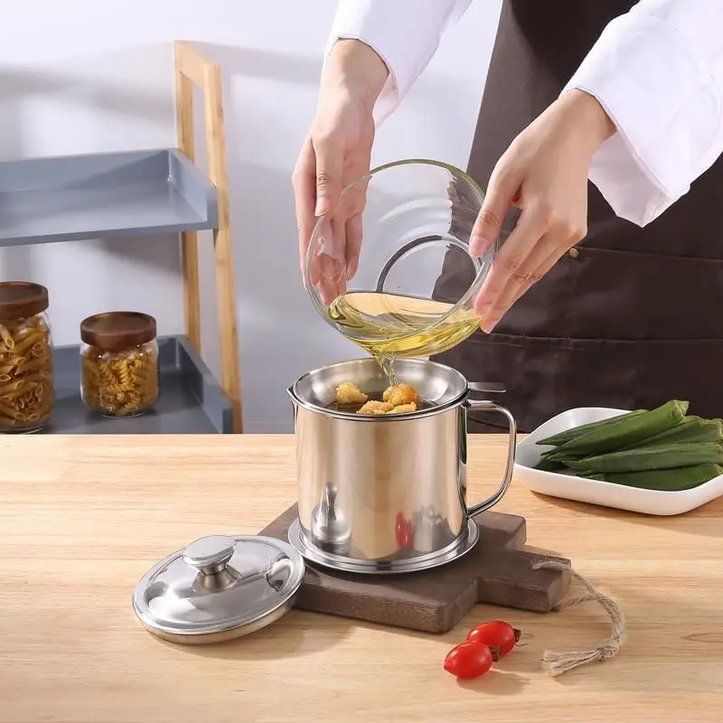 Bacon Grease Container Kitchen Oil Container Can with Strainer for Store Meat Frying Oil and Cooking Grease Storage