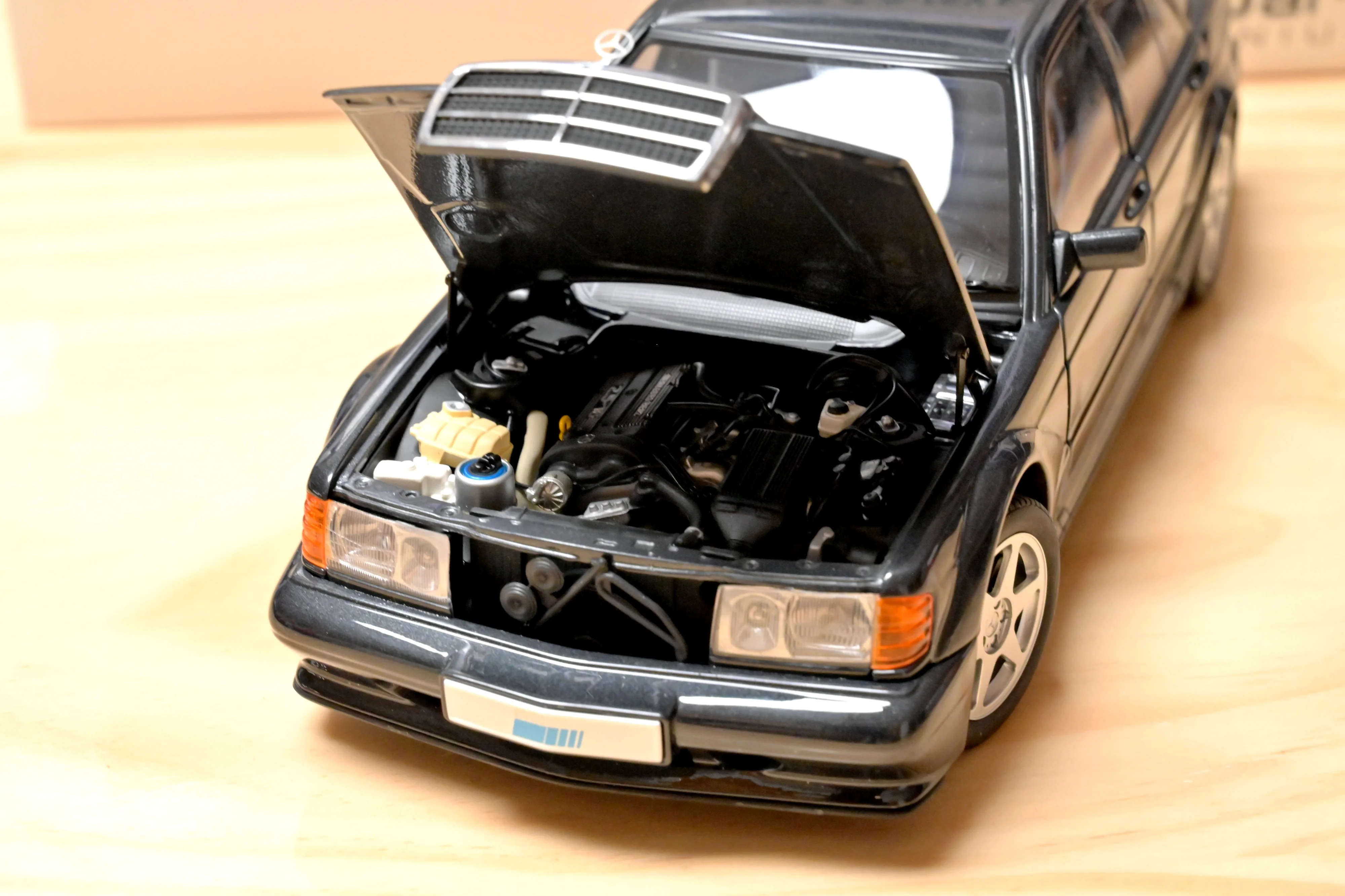 โมเดลรถยนต์ Autoart 1:18 190E 2.5-16V EVO2 สีดำ รุ่นจำลองลิมิเต็ดอิดิชั่น โครงสร้างโลหะผสมแบบเปิดได้ทุกส่วน ของเล่นสะสม ของขวัญ