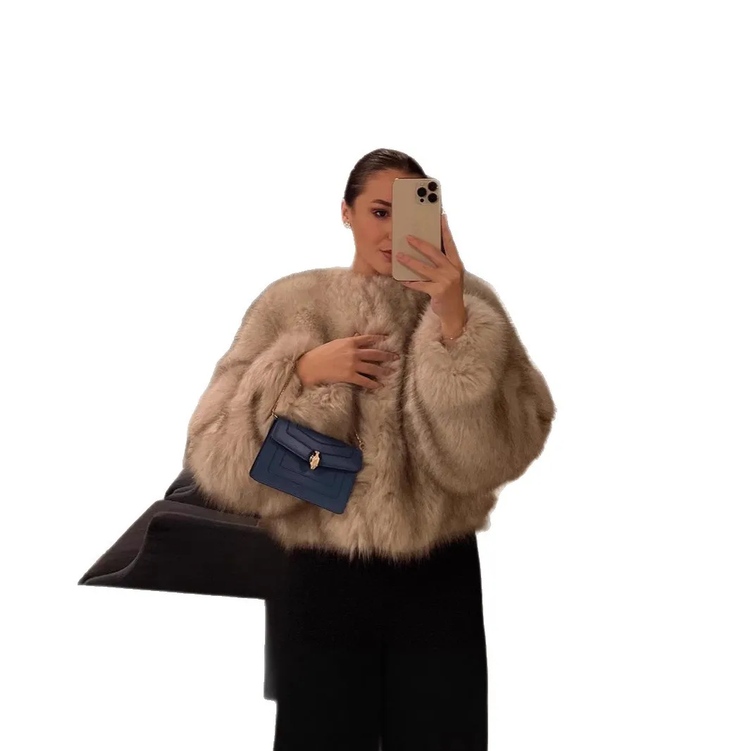 معطف فرو صديق للبيئة للنساء شتوي من KIDCRKJ برقبة دائرية كبيرة الحجم سترة نسائية قصيرة من الفرو مريح من الفرو الصناعي للسيدات #5