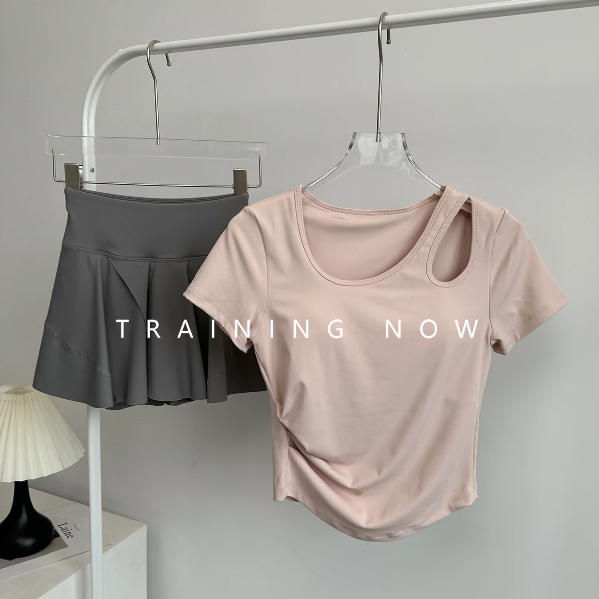 

Yoga suit women's summer new short-sleeved slim high-end sports top Pilates training suit fitness suit