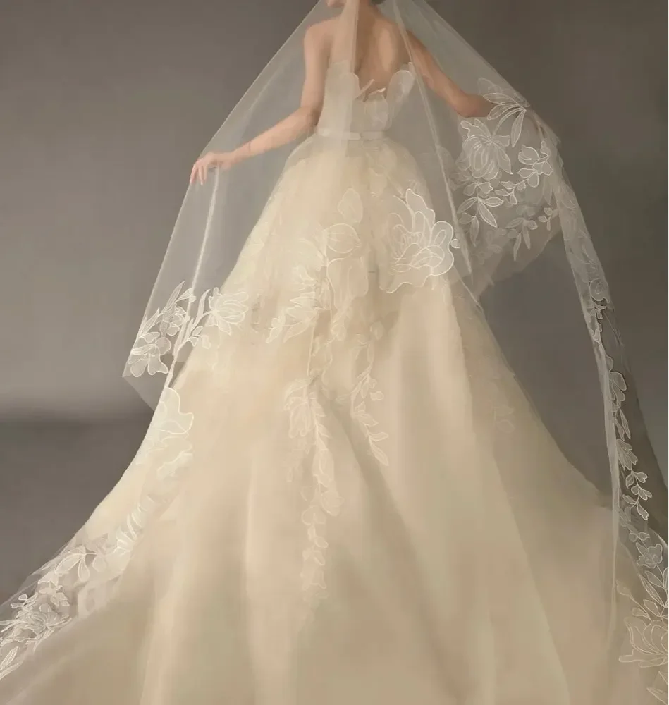 

Long Veil Korea Custom Made Applique Lace Long Veil Elegant