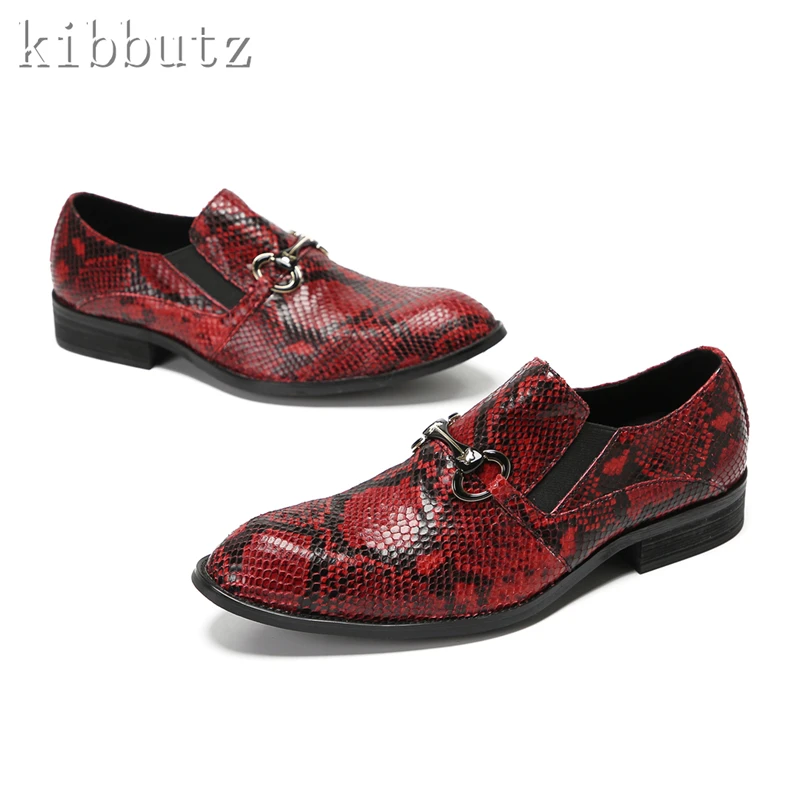 Mocassins de couro para homens, macios, sapatos para dirigir, estampas de pele de cobra, decoração metálica, vestido Oxfords, designer, novo