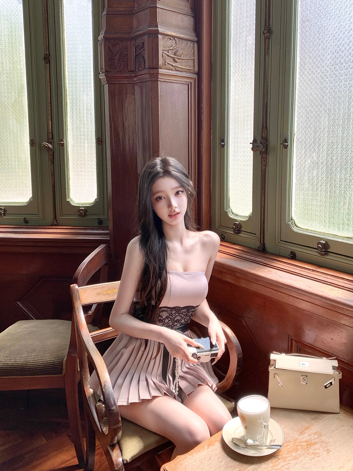 Spicy Style Lace Patchwork Silk Surface Top Design Sensation Little Crowd Elegant Atmosphere Hotdog Casual round Neck Long Sl...