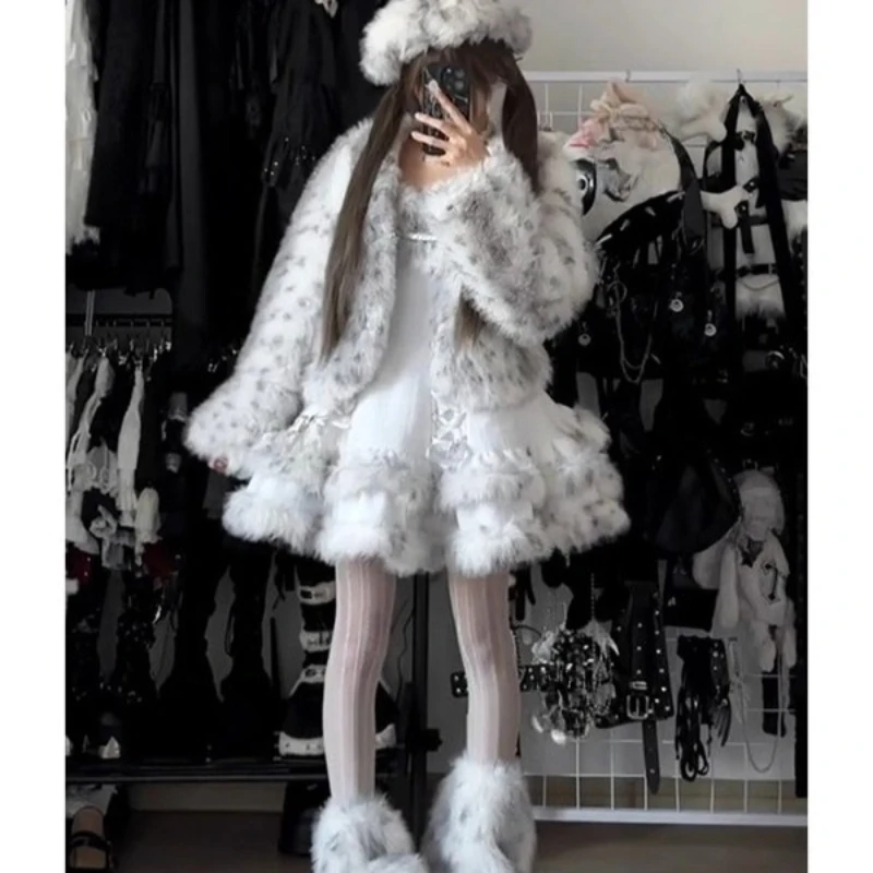 Robe Lolita haut de gamme pour femmes, douce et mignonne, Design japonais, en peluche, chaude, bouffante, ensembles deux pièces pour dames, nouvelle collection automne hiver 2025