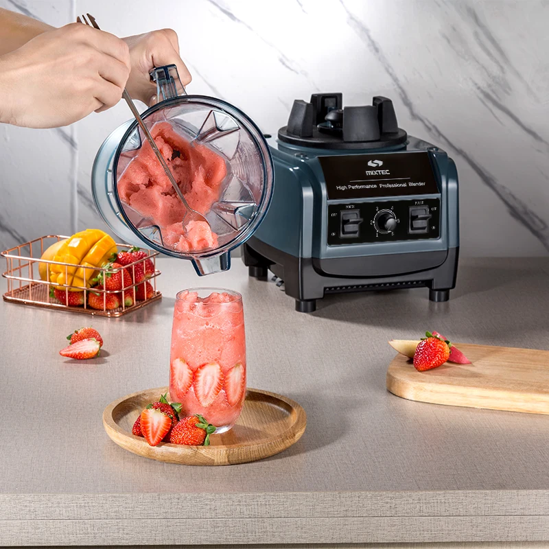 Classic heavy-duty commercial high-capacity blender, ideal for making smoothies