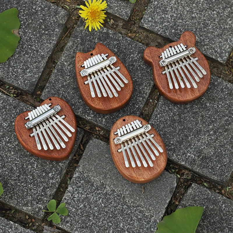 5*7cm 8key Kalimba Daumen Klavier Geschenke für Kinder Anfänger Musik liebhaber Spieler niedlichen Instrument Anhänger Schlüssel bund Zubehör