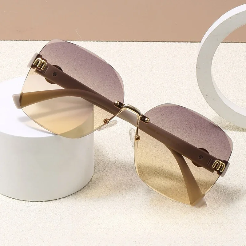 

‌2025 Frameless Oversized Sunglasses‌ - Trendy UV400 Protection Women's Fashion Shades, Chic Statement Glasses