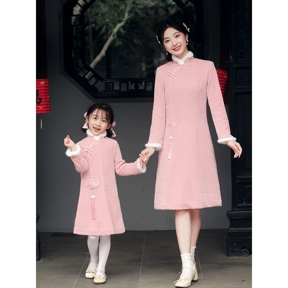 Novo Vestido  Acolchoado de Inverno 2026 para Meninas, Traje Tradicional Chinês Forrado com Lã Grossa para Pais e Fi...