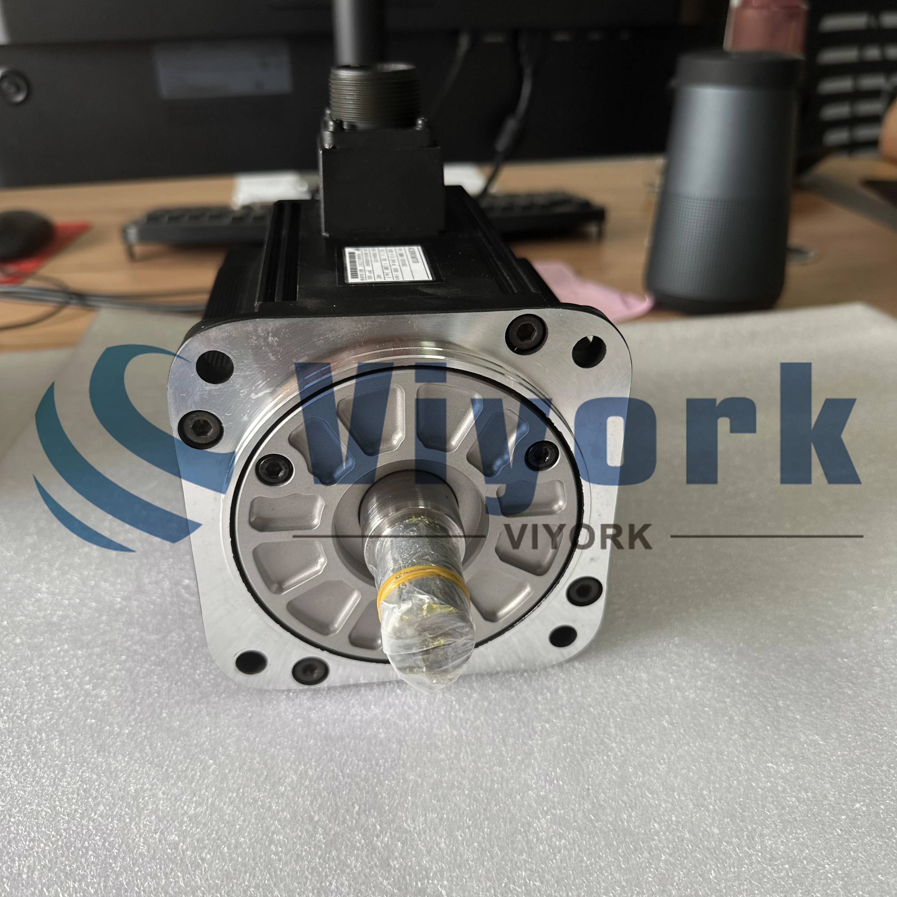 SGMG-13V2ABC SERVOMOTORE CA 1.7HP 1.3KW 8.34NM 1500RPM 10.7AMP NUOVO