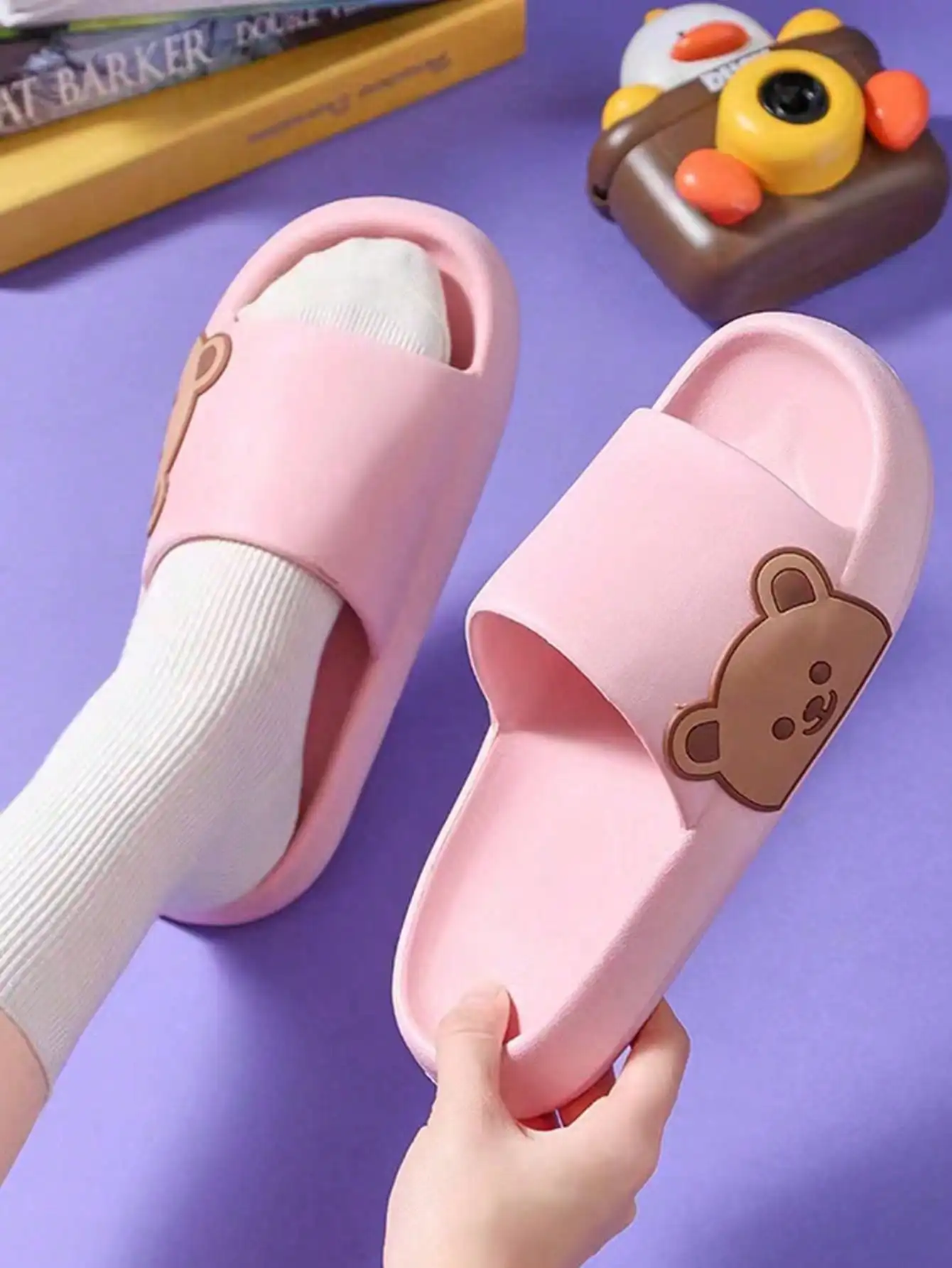 

Женские шлепанцы с милым медведем, на толстой подошве из ЭВА, мягкие, как по облакам, в стиле Ins, летние, нескользящие, для дома и улицы