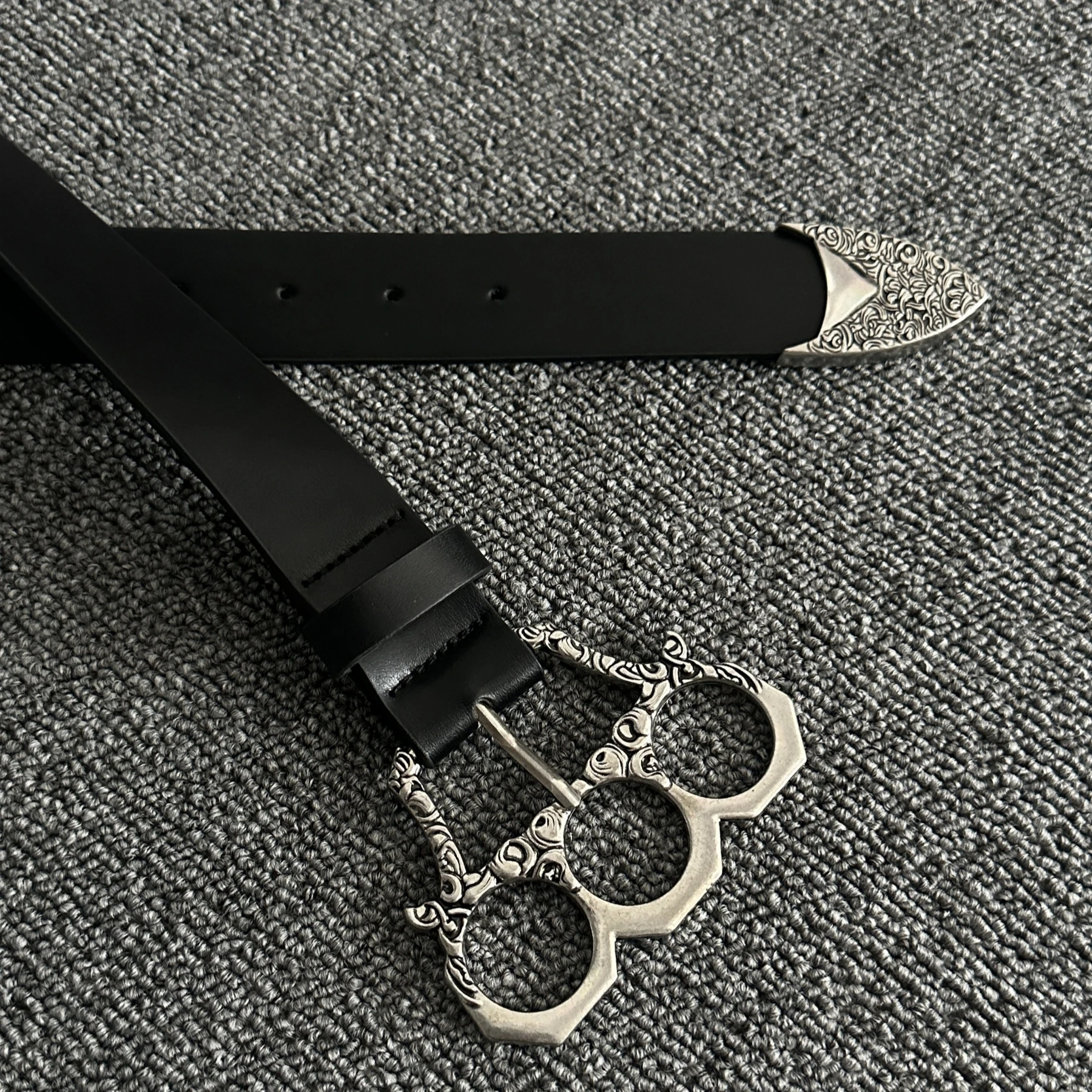 

Резной винтажный ремень, кожаный ремень Y2K с выраженной текстурой, аксессуар для талии, модный дизайн.