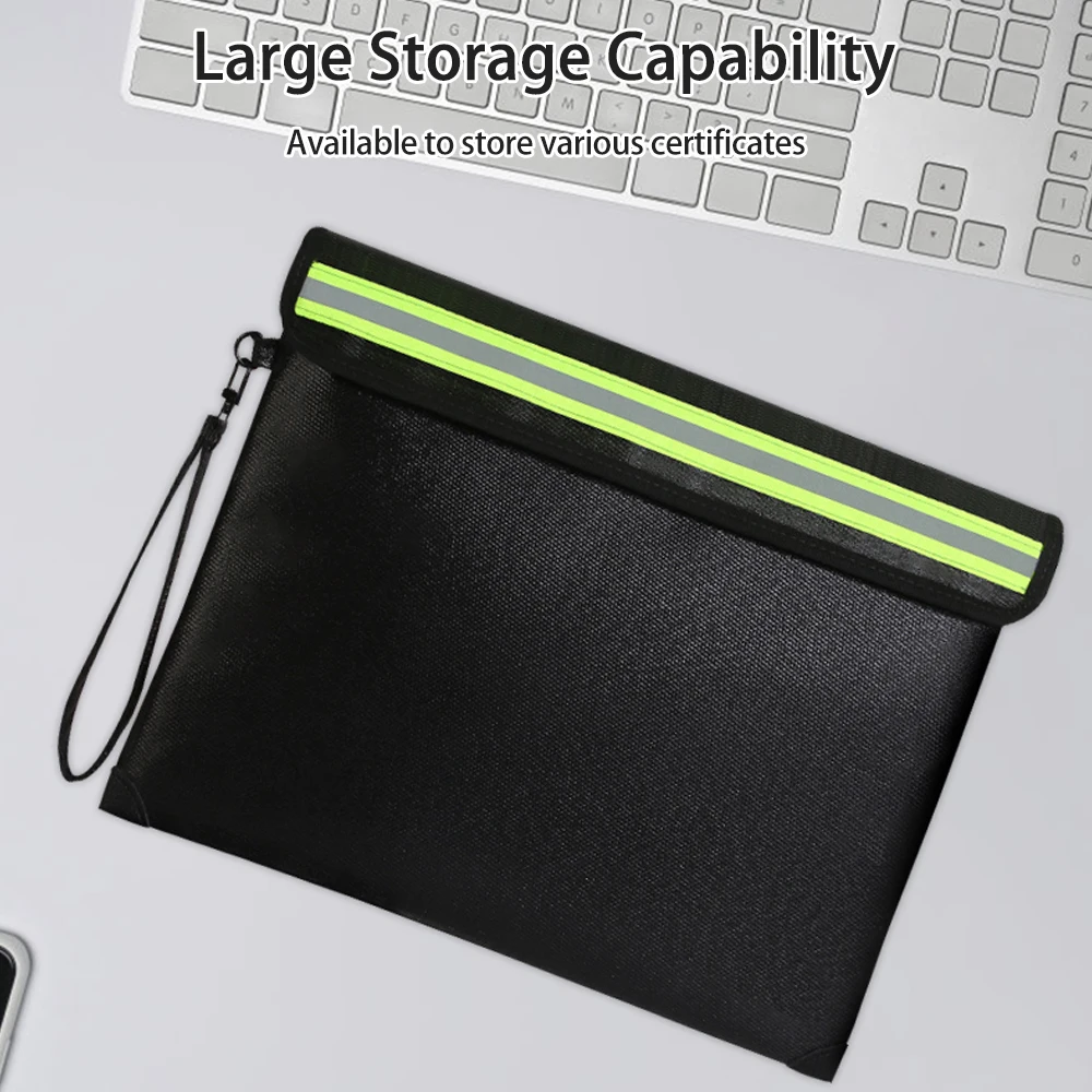 

Огнестойкая водонепроницаемая сумка-футляр формата А4 на молнии с термоизоляцией и светоотражающей полосой для хранения сертификатов, денег и карт