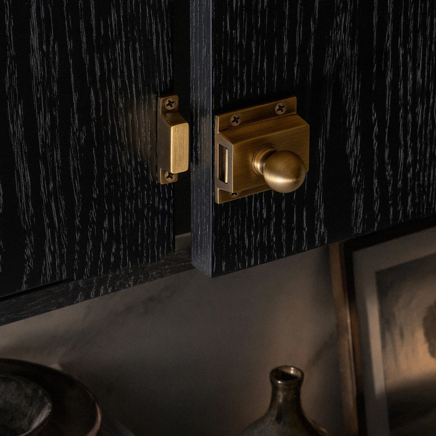 DOOROOM Solid Brass Bolt Door  Retro Style Latch Security Locks Buckle Cabinet Door Handles Wine Cabinet Door Latch