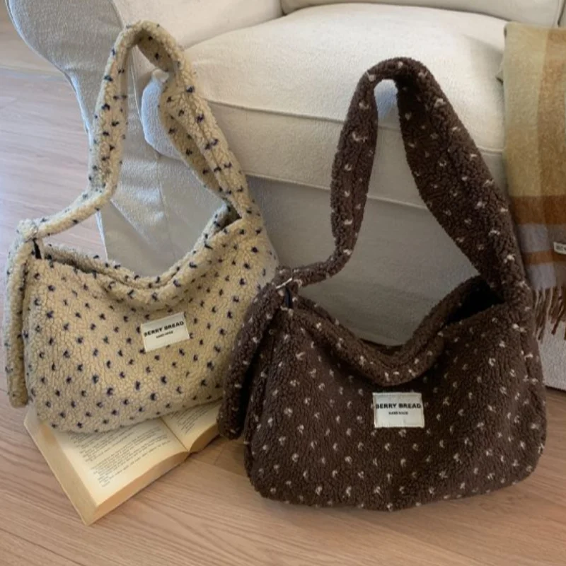 

Зимняя плюшевая сумка-тоут, корейская ретро-сумка на плечо, сумка через плечо в горошек, мягкая сумка с цветными блоками, повседневная женская сумка для пригородных поездок