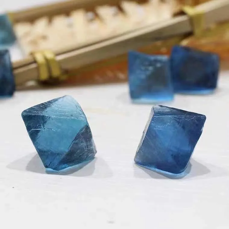 Natural Crystal Blue Fluorite, Octahedral Purple-green Blue Fluorite, Aromatherapy Stone