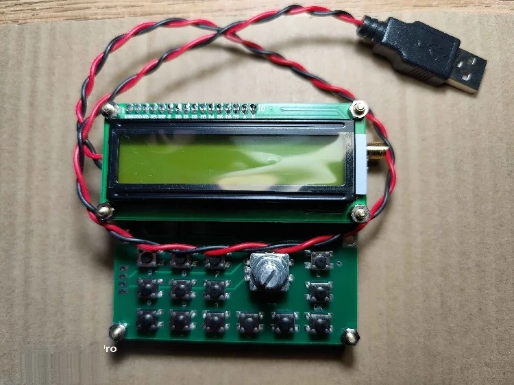 

ADF4351 Signal Source VFO Variable-Frequency Oscillator Signal Generator 35MHz to 4000MHz Digital LCD Display DC 4.5V-5.5V