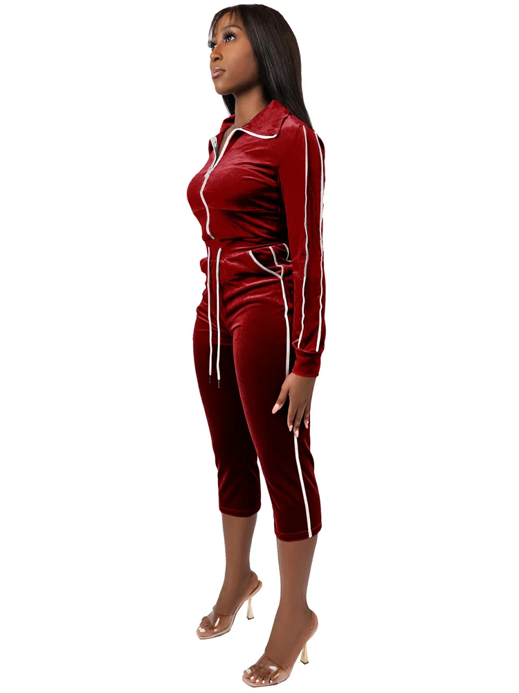JENYAGE Velours-Samt-Zweiteiler für Damen, dehnbar, einfarbig, mit Reißverschluss, kurzem Oberteil mit Kragen, Capri-Hose mit seitlichem Streifen, figurbetonter Trainingsanzug – Detail 10